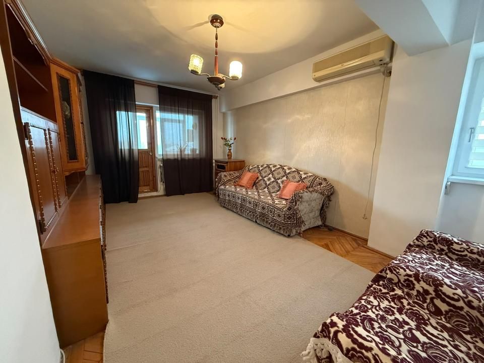 Apartament 3 camere, 64 mp, Cartierul Valea Rosie, Zona Biserica – fotografia 1 din 12