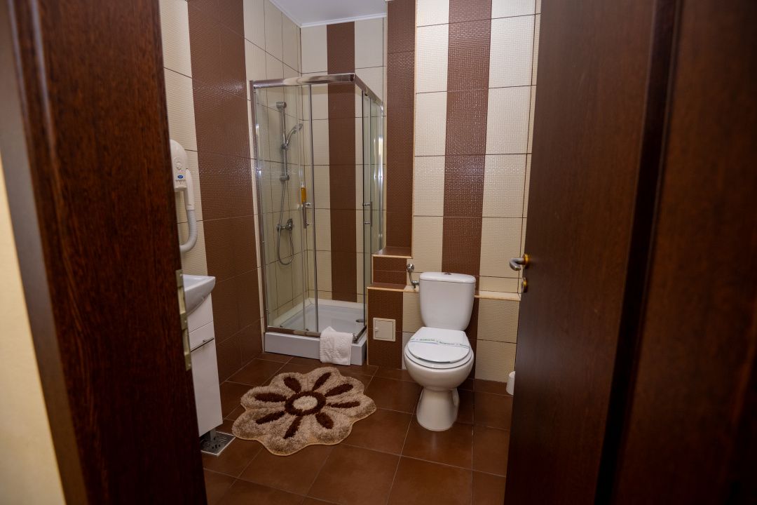 Hotel Miky Arad de vanzare | Investitie cu utilizari multiple | 42 camere cazare – fotografia 22 din 66