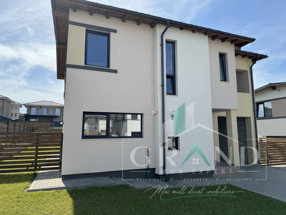 OPORTUNITATE!Casă individuală | 4 camere | 3 băi | Garaj | Terasă | Dezmir – fotografia 33 din 36