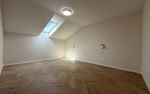 Apartament cu 3 camere, decomandat, 65 mp utili, etaj 3-Sud Plaza