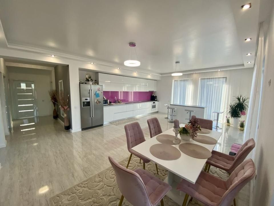 Casă individuală, D+P+E, 160 mp utili, teren 950 mp, garaj  | Tăuți – fotografia 1 din 8