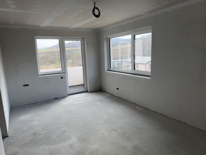 2 case individuale moderne, 145 mp utili și teren total de 900 mp | Stolna – fotografia 11 din 14