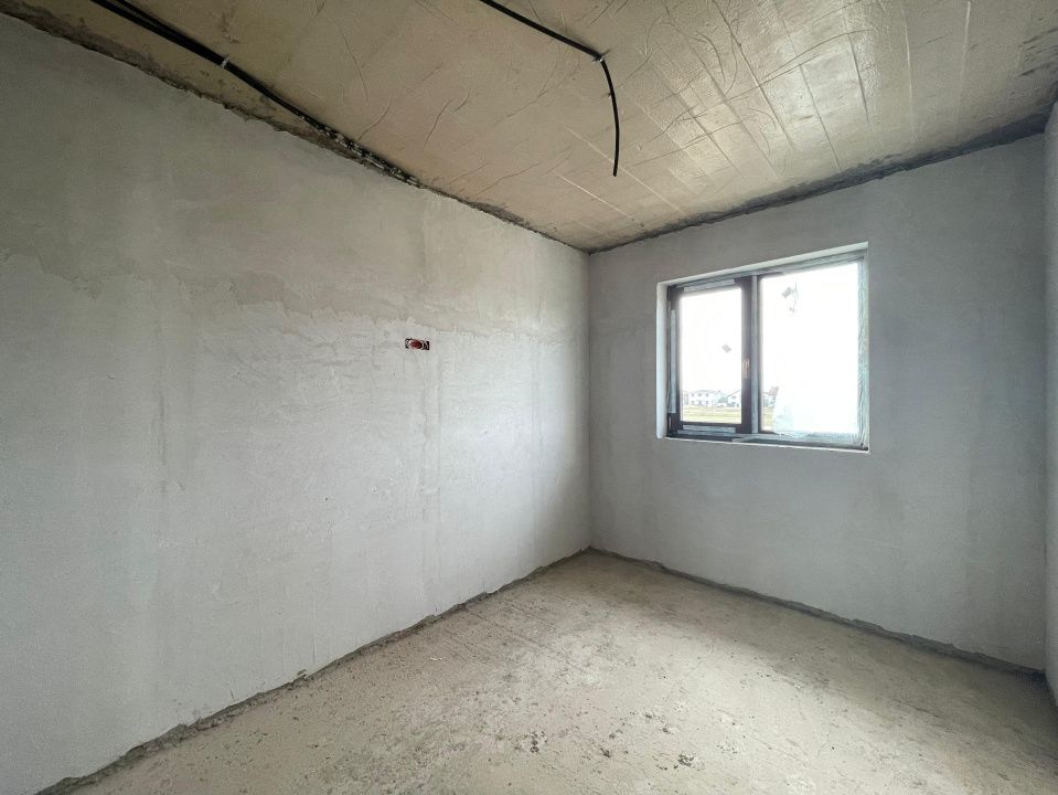 Duplex 5 camere despartit prin garaj - Mosnita Noua – fotografia 5 din 12