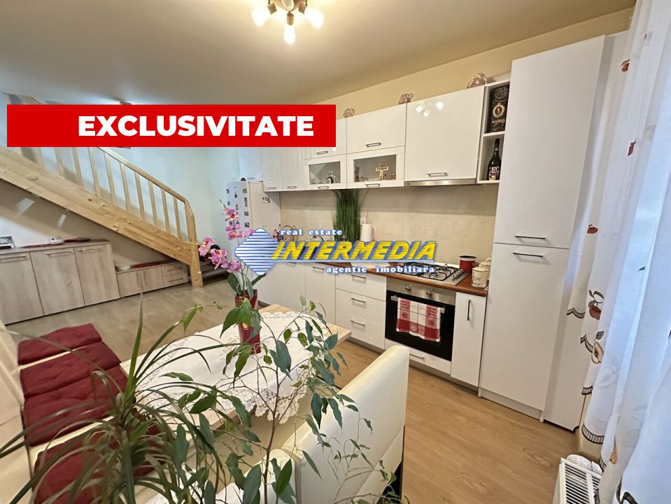 Apartament 2 camere Bloc Nou CENTRU Balcon Mansarda Boxa 12 mp Parcare Mobilat – fotografia 1 din 19
