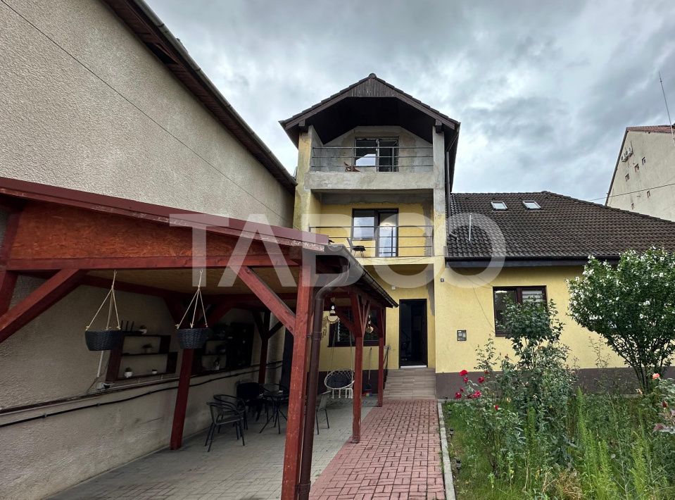 Casa individuala 8 camere curte libera 300mp zona Calea Poplacii Sibiu – fotografia 4 din 31