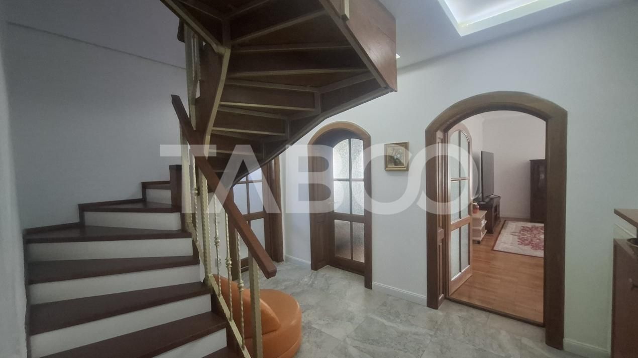 Apartament 4 camere 155 mp 2 balcoane garaj inchis Central Sibiu – fotografia 9 din 11