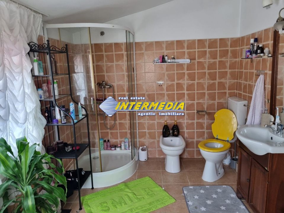 Casa P+E de vanzare recent renovata in Centru cu 680 mp teren – fotografia 4 din 35