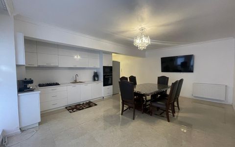 Apartament de vanzare 4 camere, parcare zona Eroilor!