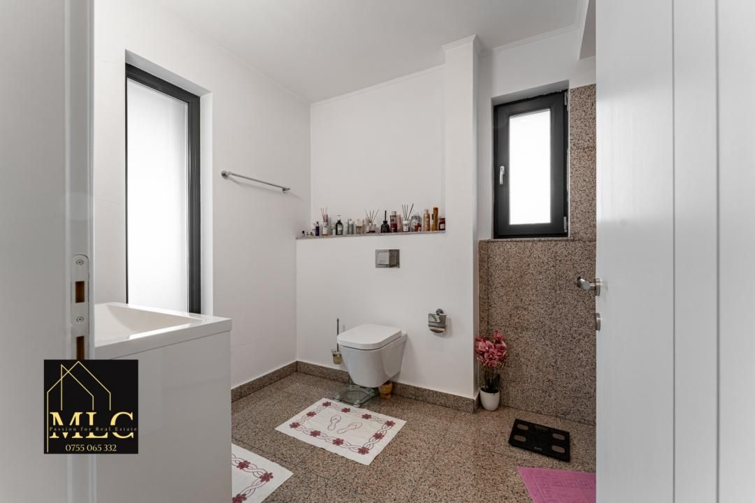 Casă modernă 202 mp utili | Teren 874 mp | Foișor 79 mp | Livadă | Fotovoltaice – fotografia 14 din 20