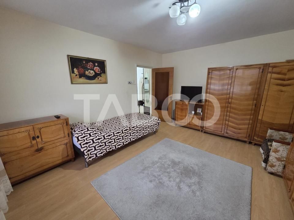 Apartament 2 camere de vanzare zona Titu Pertia 2 balcoane 51mp utili – fotografia 2 din 9