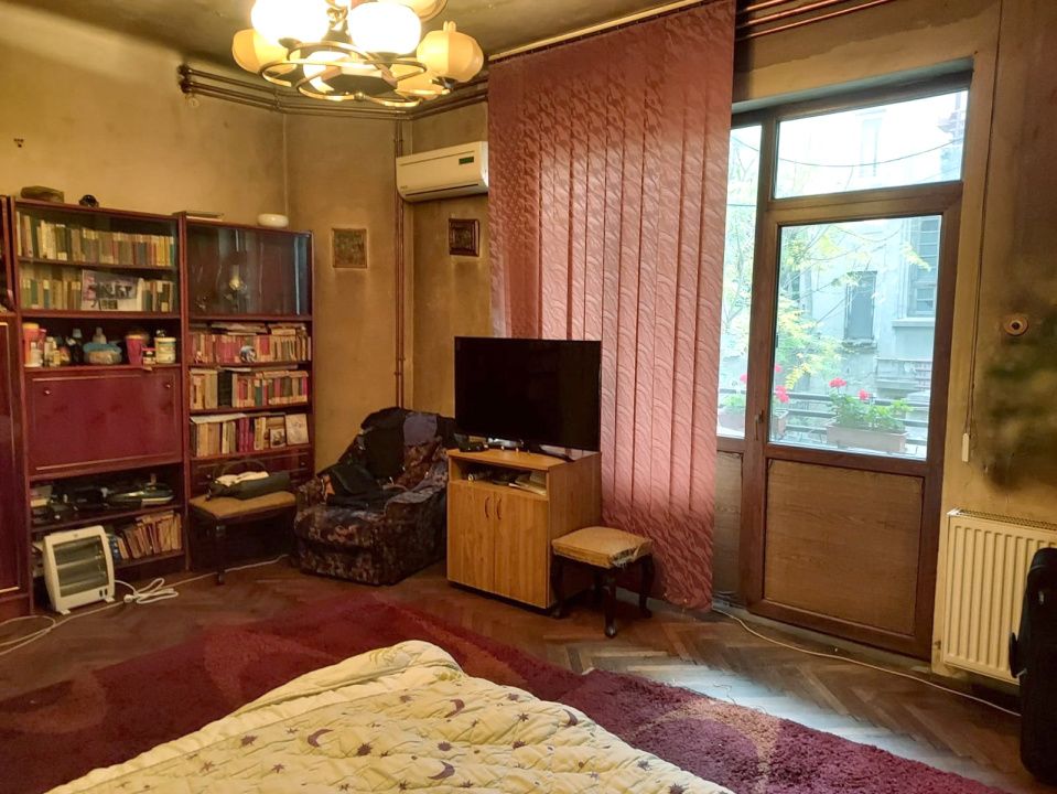 Proprietate deosebită într-o casă interbelică, de vanzare in zona Unirii – fotografia 6 din 13