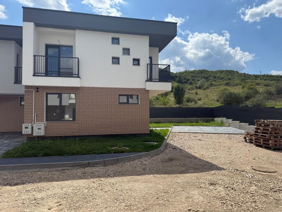 Triplex modern – Florești, zona Urușagului – fotografia 2 din 15