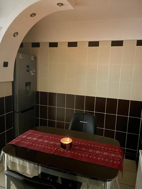 Apartament 3 Camere Decomandat, 80 mp, Etaj 2 - Zona Clubul Sportiv, Târgoviște – fotografia 7 din 15
