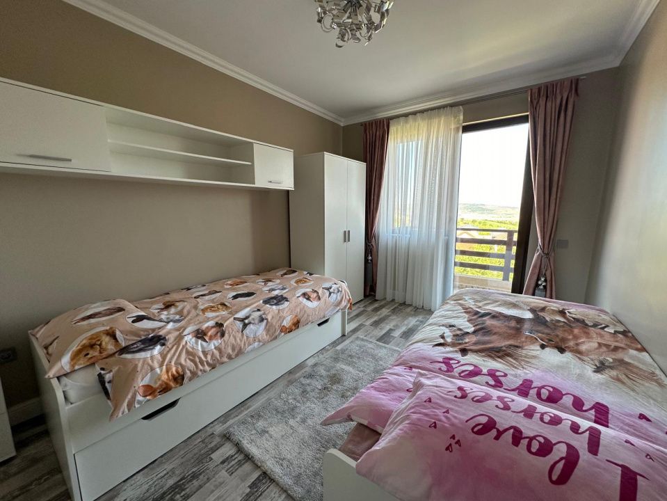 Casă mobilată 180 mp utili, teren 380 mp, comunitate privată, Dezmir – fotografia 9 din 15