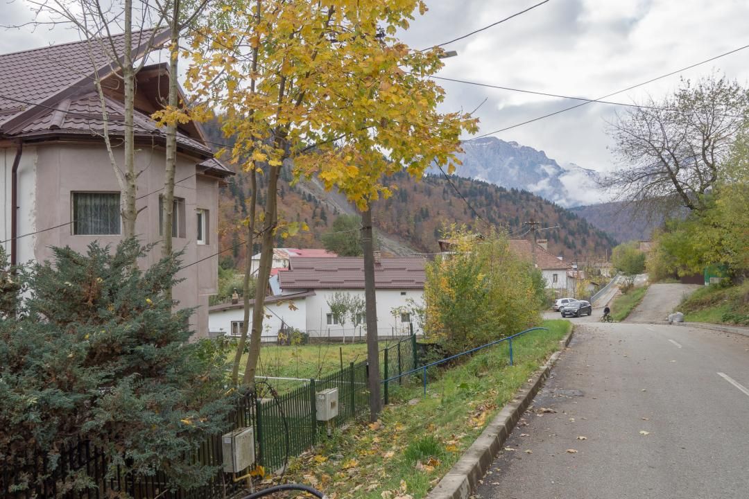 Vilă D+P+1+Pod în Azuga – Vedere Spectaculoasă spre Varful Cazacu – fotografia 41 din 61