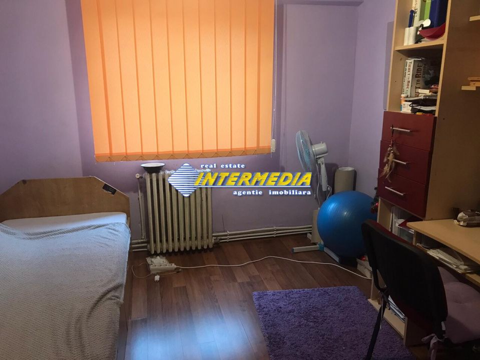 Vanzare apartament 4 camere deco  bai 2 balcoane CETATE Closca bloc proprietate – fotografia 1 din 10