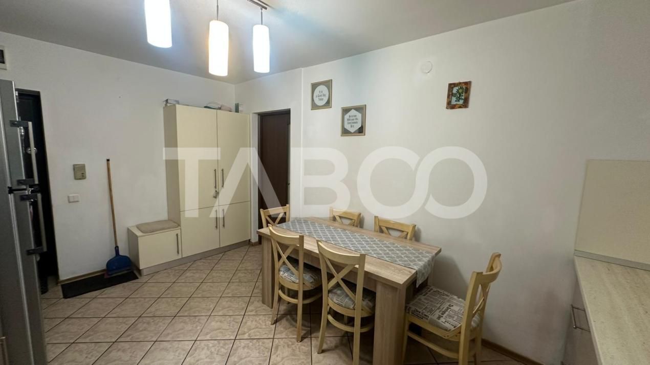 Apartament mobilat utilat 3 camere cu balcon zona Rahovei Sibiu – fotografia 4 din 11