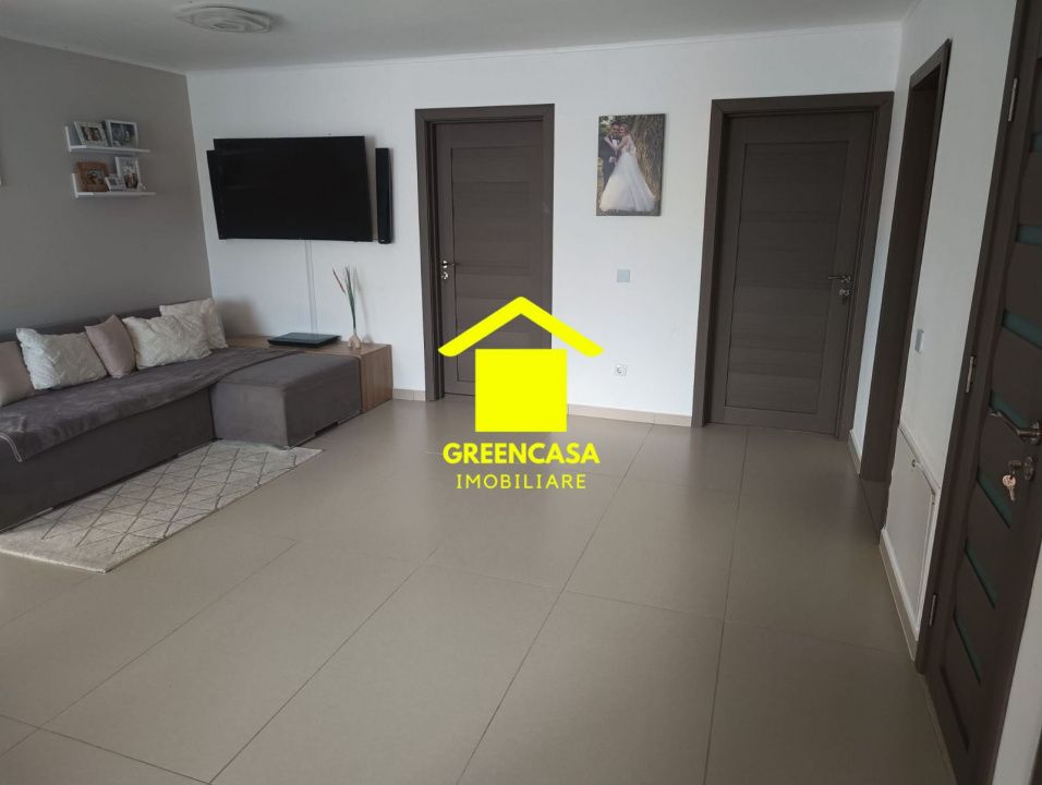 Casă individuală, teren 420 mp și garaj | Sânnicoară – fotografia 2 din 11
