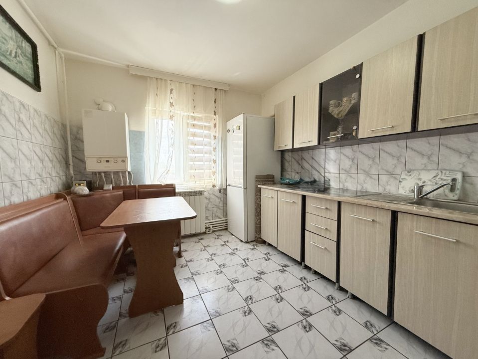 Apartament cu 3 camere de închiriat – Zona Anda – fotografia 8 din 10