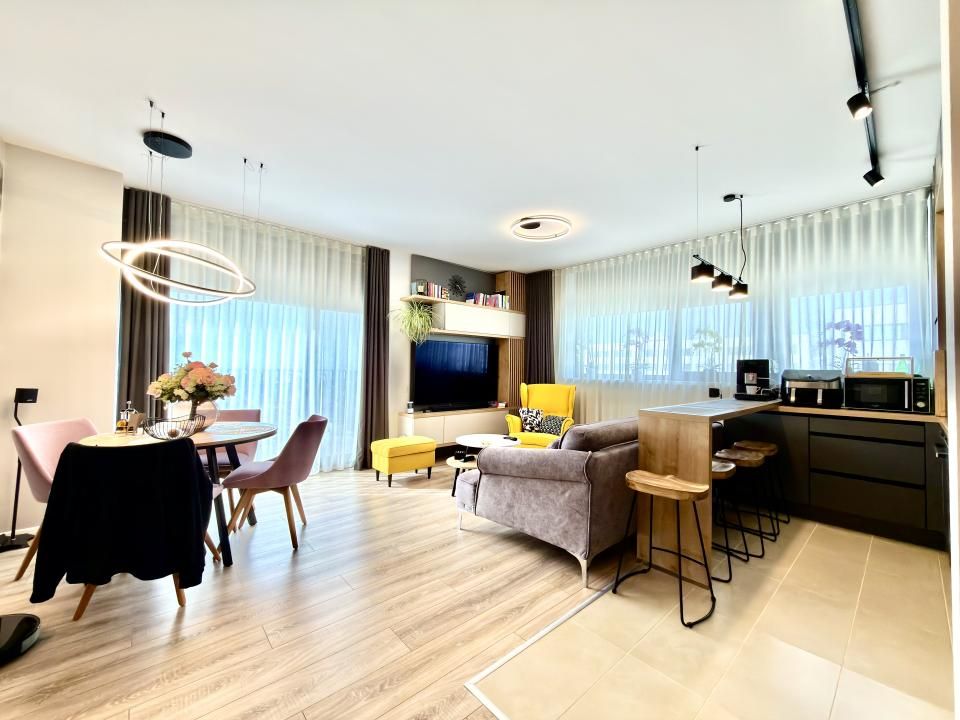 Apartament cu 3 camere, 71mp, etaj 15 - XCity Towers Torontal – fotografia 1 din 13