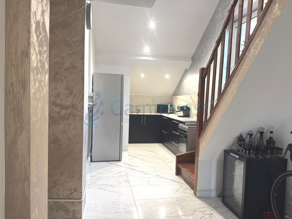 Apartament 3 camere de vanzare, ultracentral, str.Republicii, Oradea – fotografia 5 din 11