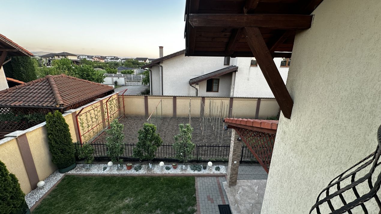Casă Superba | CETATE Izvorului | 326 mp Teren | Curte | Terasă | Grădină – fotografia 37 din 51