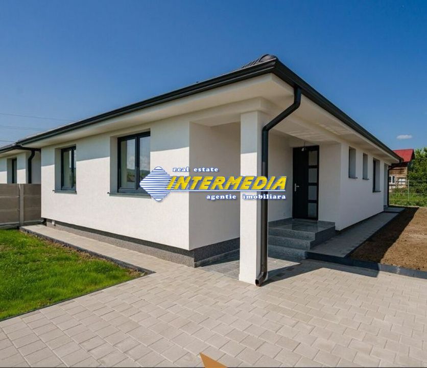Casa noua de vanzare in Alba Iulia 4 camere teren aferent 423 mp – fotografia 1 din 5