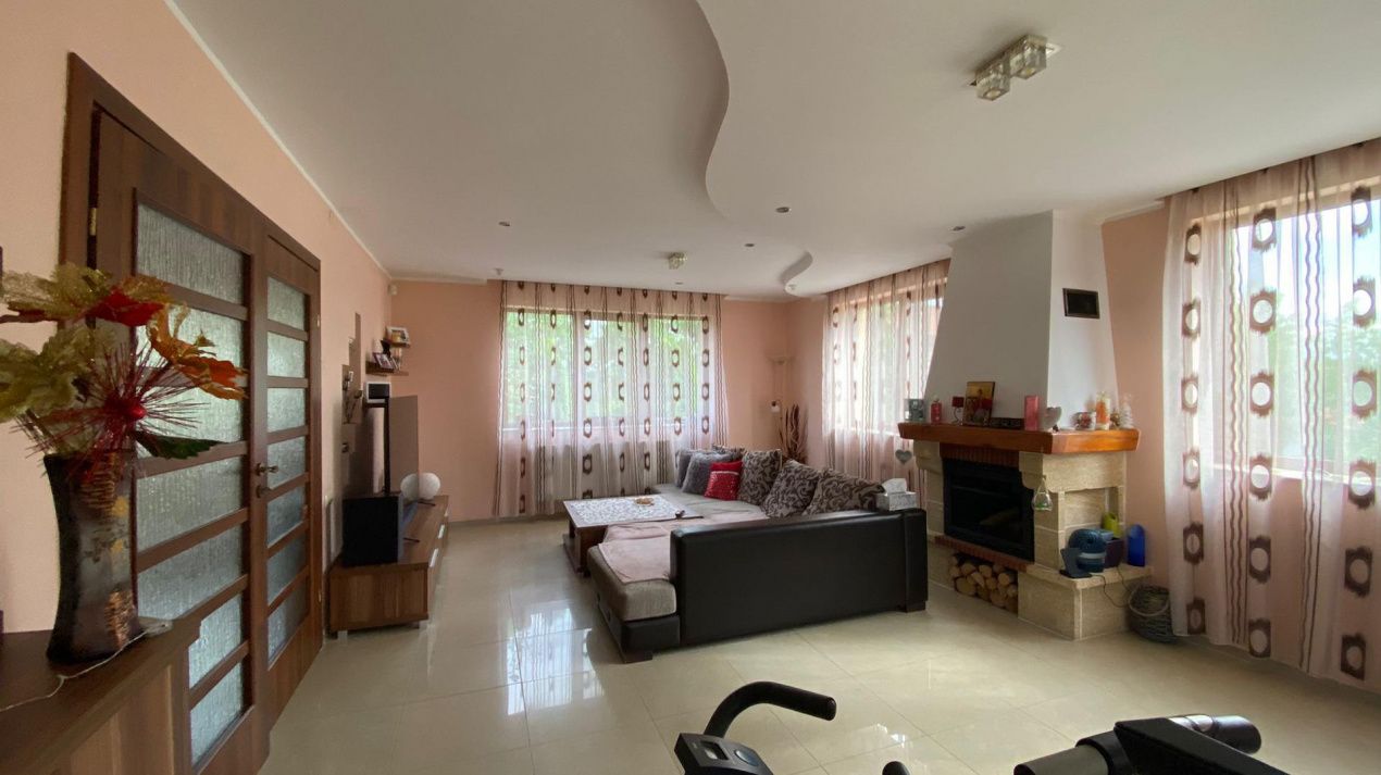 Casa D+P+1 Garaj dublu 2 Terase 925 mp Teren CETATE Kaufland Finisata Mobilata – fotografia 37 din 65