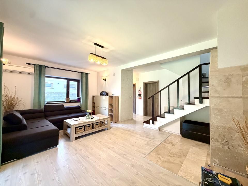 Duplex cu perete dublu, 108 mp utili, 303 mp teren - Dumbravita, zona Kaufland – fotografia 3 din 16