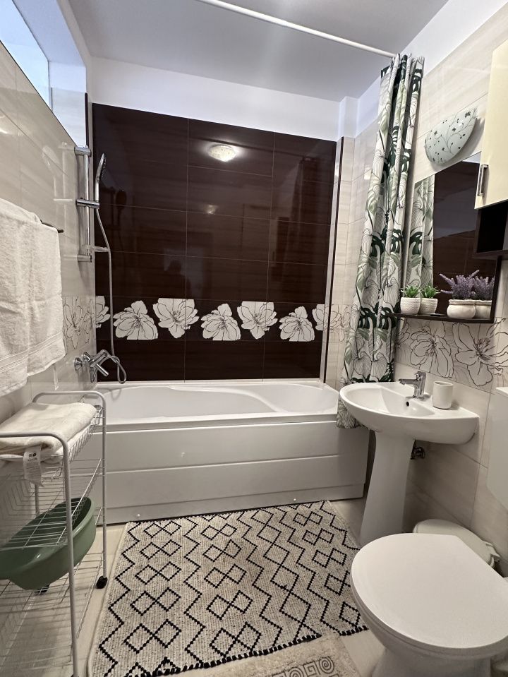 Apartament 2 Camere CENTRU Bloc Nou de Inchiriat Balcon MOBILAT Parcare – fotografia 6 din 14