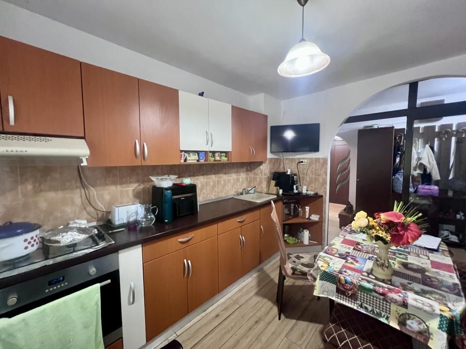 Apartament 3 camere, 69 mp utili, decomandat, parter - zona Soarelui – fotografia 11 din 12