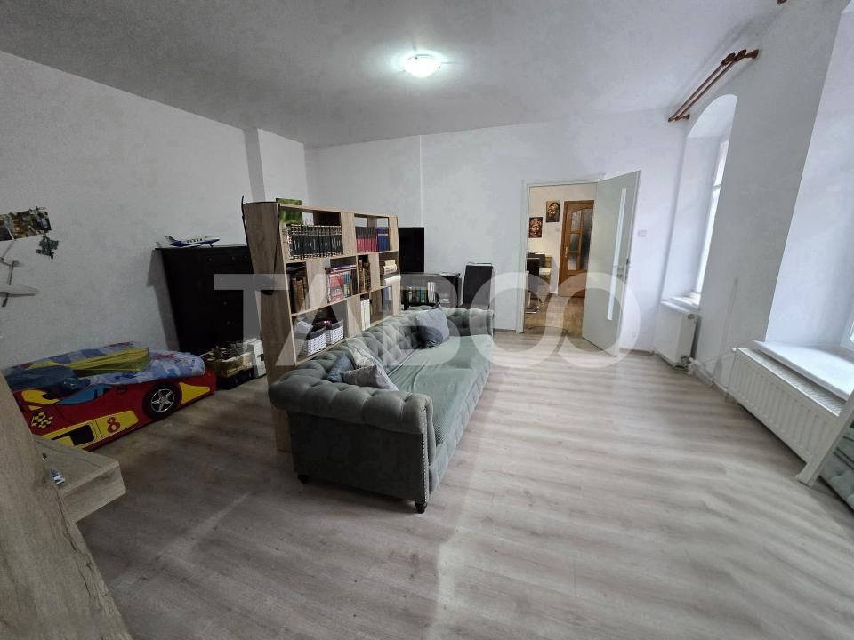 Apartament 2 camere de vanzare la etajul 1 in Centrul Istoric Sibiu – fotografia 1 din 16