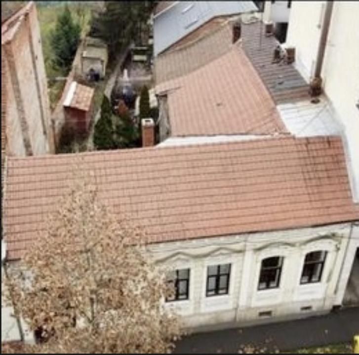 Apartament ultracentral la casă – str. Roman Ciorogariu, Oradea – fotografia 2 din 3
