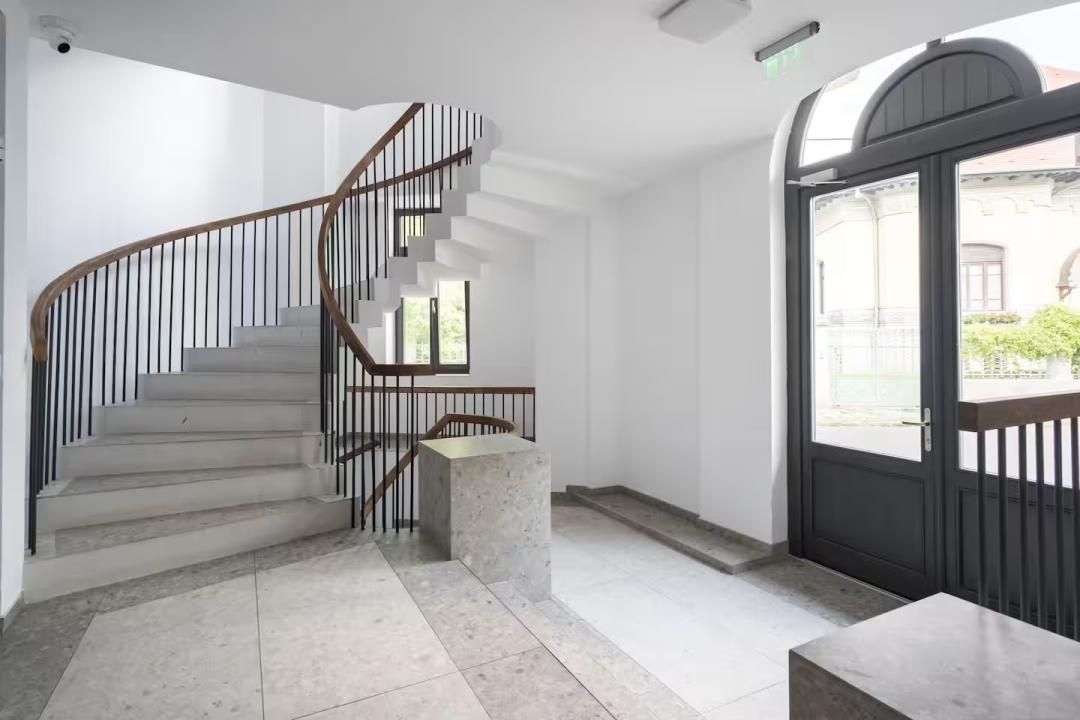 Carmen Sylva Royal Apartments | 2 camere | Gradina-Piscina-Parcare subterana – fotografia 7 din 19