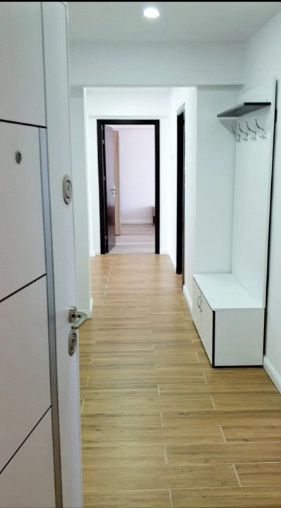 Apartament renovat cu 4 camere de vanzare , Cantemir, Oradea – fotografia 3 din 9