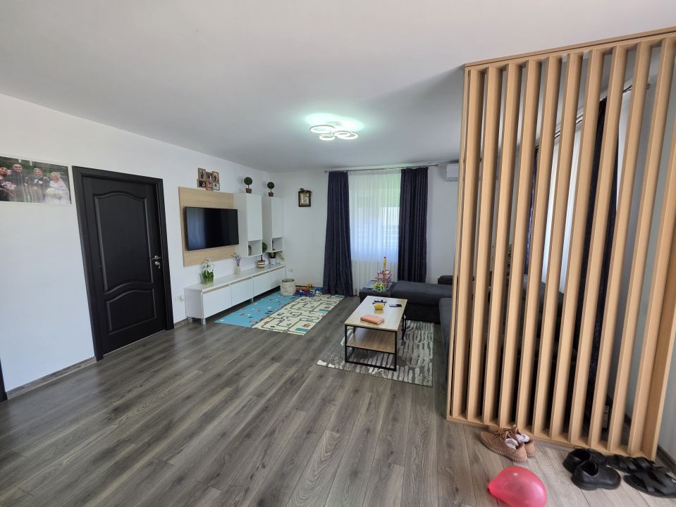 Oportunitate! Casa la sol cu pod amenajat, 4 camere, mobilata utilata, Valu Tr! – fotografia 2 din 12