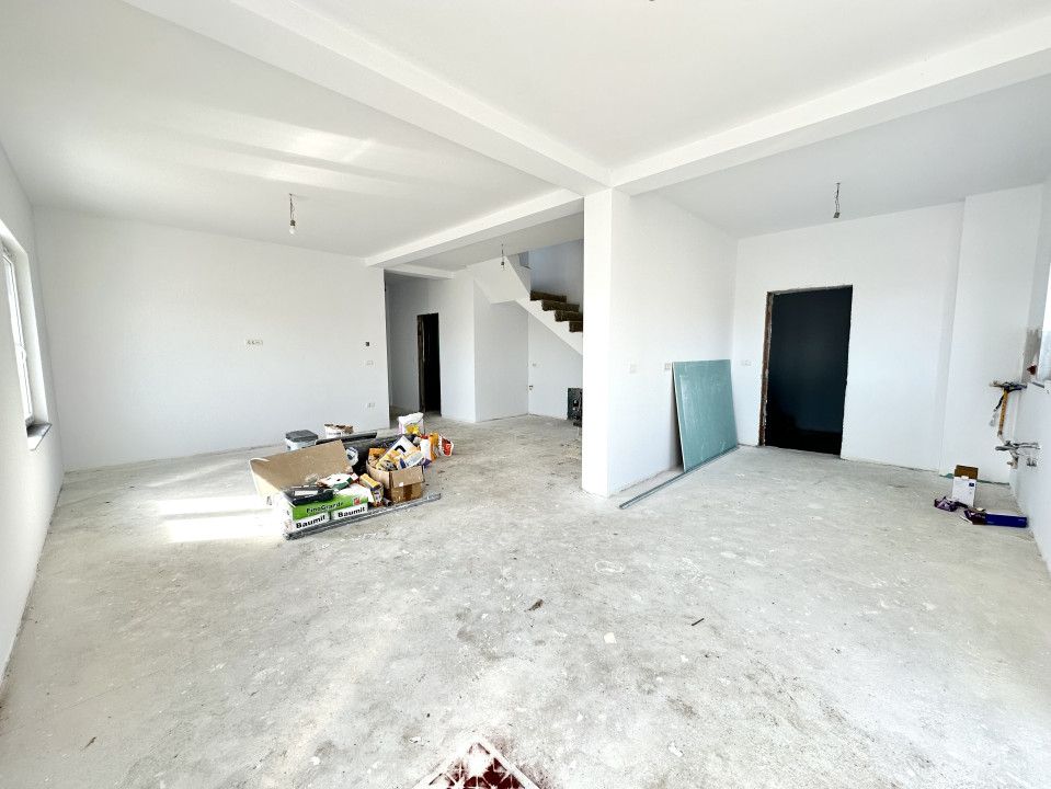 Duplex modern 5 camere, 153 mp utili, 363 mp teren - Giarmata – fotografia 2 din 12