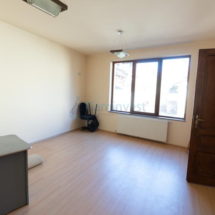 Cladire de inchiriat in Oradea, 382 mp cu 3 nivele, multifunctionala – fotografia 24 din 29