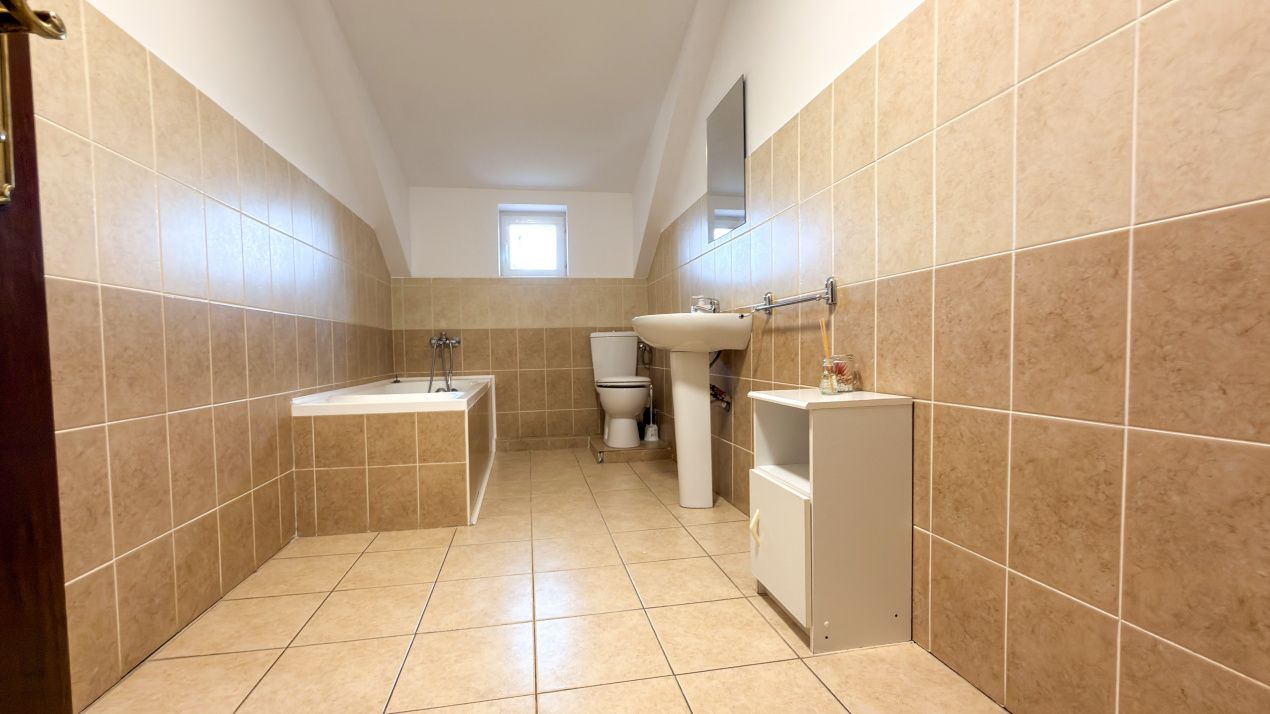 Pensiune turistică de vânzare in Corbu | 7 camere | Teren 1000mp – fotografia 14 din 15