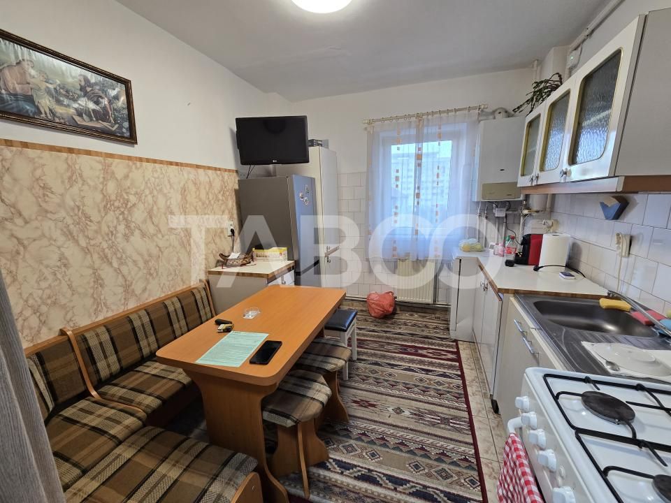 Apartament decomandat mobilat balcon pivnita zona Mihai Viteazul Sibiu – fotografia 5 din 13