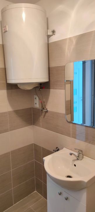 Clădire multifuncțională de vânzare – 24 locuinte, curte, randament ridicat – fotografia 22 din 28