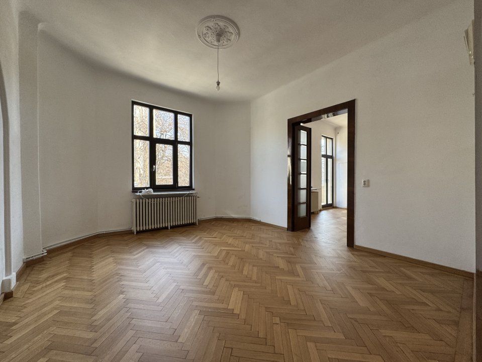 Sediu de firmă cu prestanță într-un imobil istoric – Unirii – fotografia 5 din 12