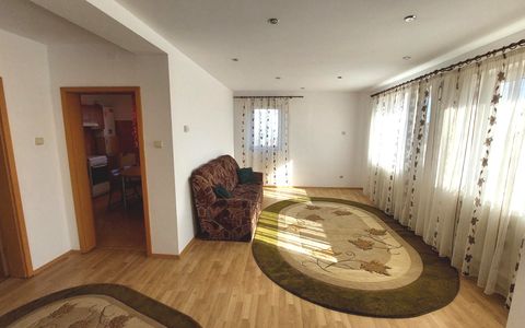 Apartament 3 camere si Garaj, in Vila, finisat