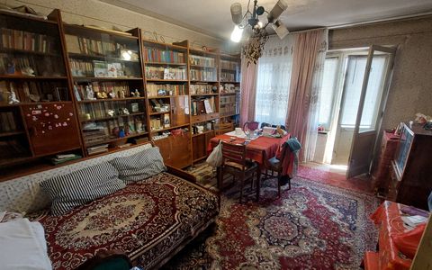 Apartament 3 camere decomandat, etajul 4, 1 Mai zona Insula