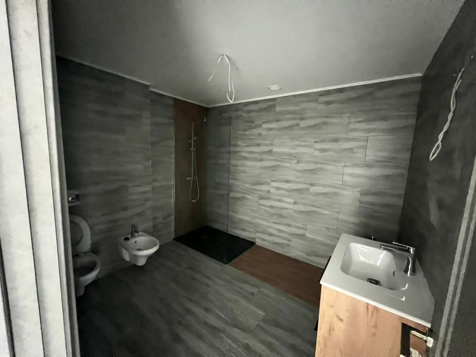 Apartament-3 Camere-Dressing-Mobilat-Utilat-Parcare-etaj 1-Izvor-Tarlungeni – fotografia 13 din 13