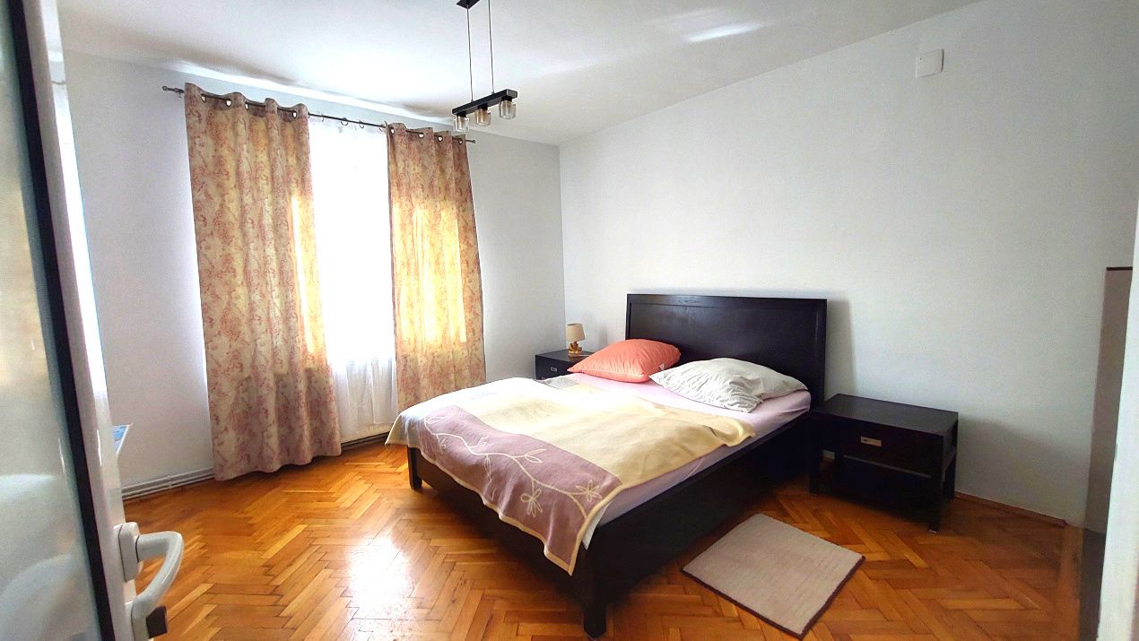 Apartament cu 4 camere 2 bai, 2 balcoane, boxa si garaj CETATE mobilat si utilat – fotografia 10 din 10