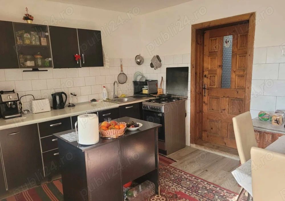 Vând casă solidă an 2000 cu confort modern pe 5200m  teren – fotografia 4 din 10