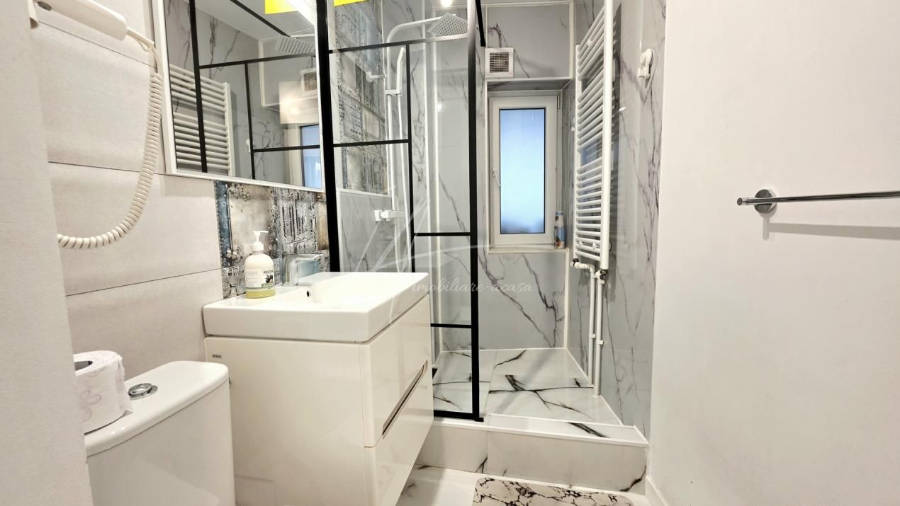Eleganta urbana la Piata Unirii. O adresa, doua experiente de locuire – fotografia 46 din 60