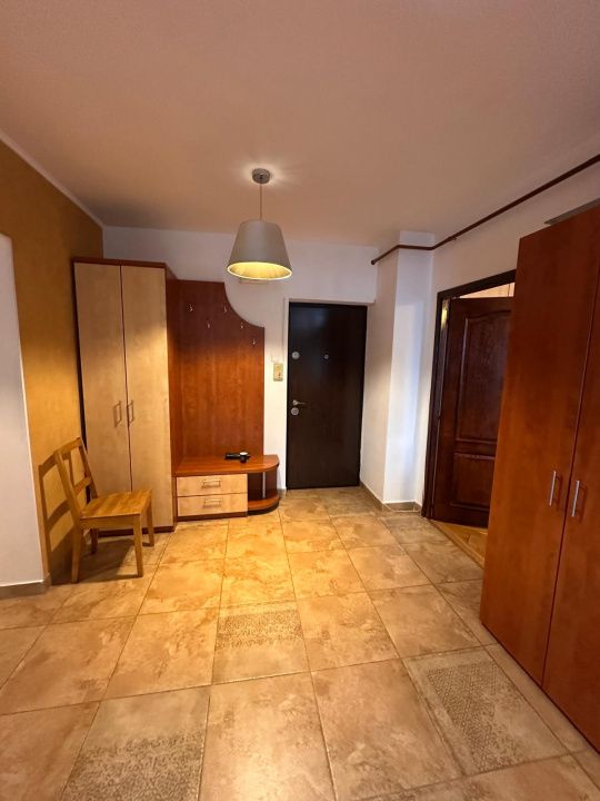 Apartament 3 camere de inchiriat, in zona Centrala -  vedere catre Blvd Mircea – fotografia 5 din 16