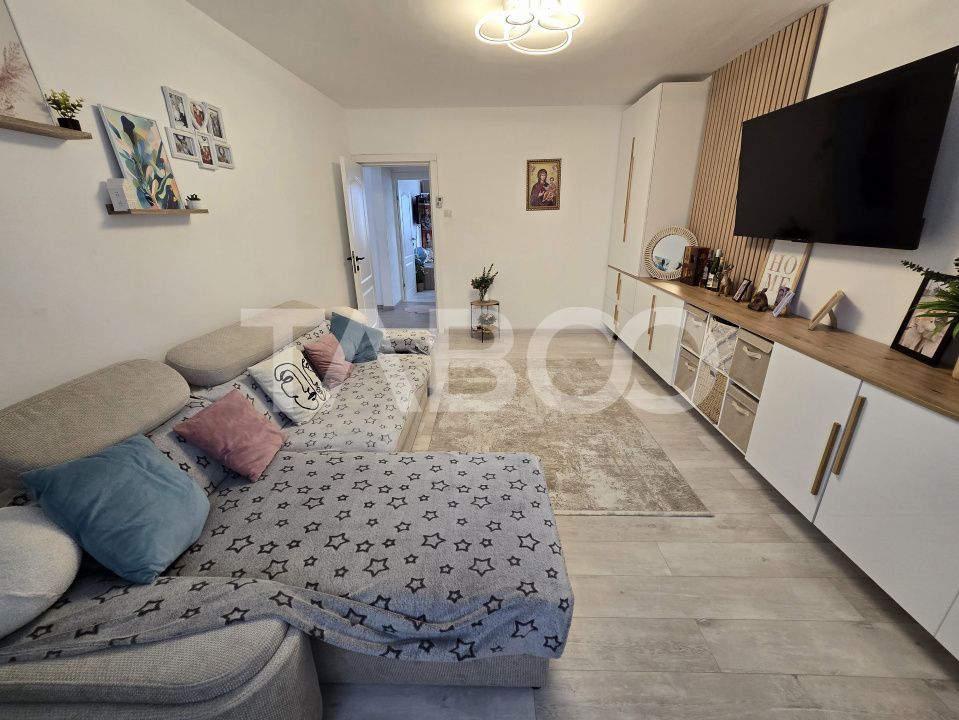 Apartament decomandat de vanzare mobilat pivnita Vasile Aaron Sibiu – fotografia 2 din 17